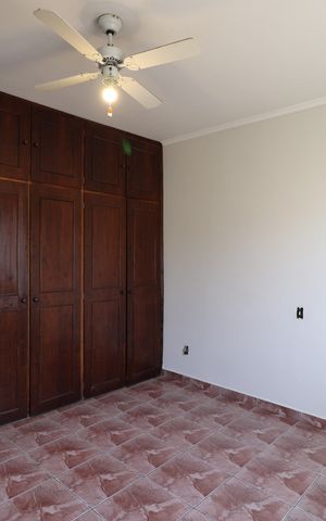 Casa para alugar com 241m², 6 quartos e 4 vagasQuarto 2