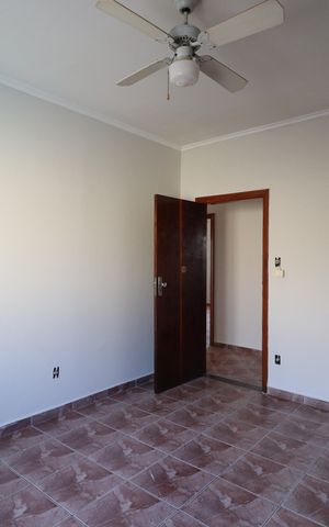 Casa para alugar com 241m², 6 quartos e 4 vagasQuarto 3