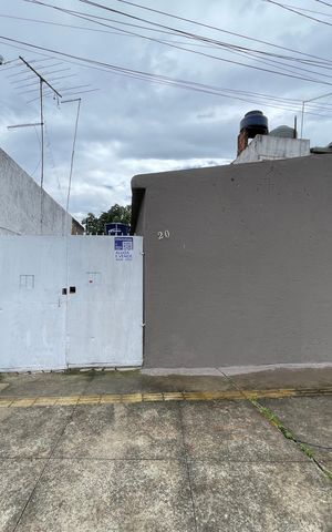 Casa para alugar com 90m², 1 quarto e 1 vaga Casa para alugar com 90m², 1 quarto e 1 vagaFachada + Placa