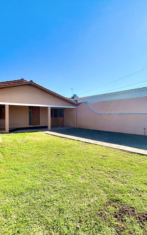 Casa para alugar com 130m², 4 quartos e 2 vagas Casa para alugar com 130m², 4 quartos e 2 vagasFachada