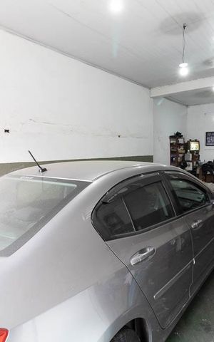 Casa à venda com 150m², 2 quartos e 4 vagas Casa à venda com 150m², 2 quartos e 4 vagasGaragem