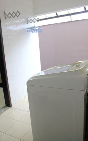 Casa à venda com 250m², 4 quartos e 4 vagasÁrea de serviço