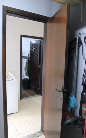 Casa à venda com 250m², 4 quartos e 4 vagasQuarto de empregada/ Depósito