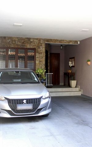 Casa à venda com 250m², 4 quartos e 4 vagasGaragem