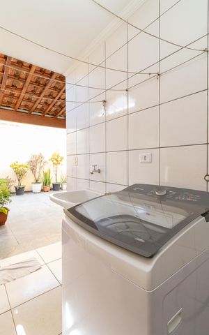 Casa à venda com 100m², 3 quartos e 1 vagaÁrea de Serviço