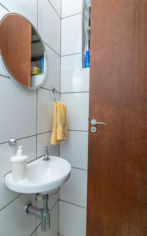 Casa à venda com 100m², 3 quartos e 1 vagaBanheiro Social