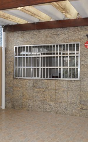 Casa à venda com 106m², 2 quartos e 2 vagasGaragem