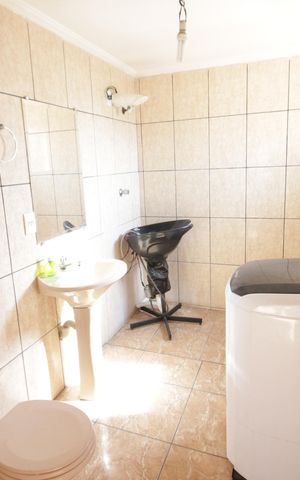 Casa à venda com 392m², 4 quartos e 3 vagasBanheiro de Serviço