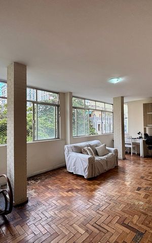 Apartamento à venda com 170m², 3 quartos e sem vaga Apartamento à venda com 170m², 3 quartos e sem vagaSala