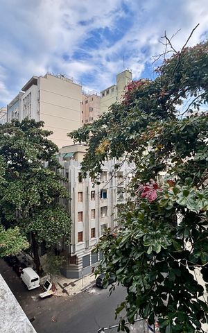 Apartamento à venda com 170m², 3 quartos e sem vaga Apartamento à venda com 170m², 3 quartos e sem vagaSuíte 1 - varanda e vista