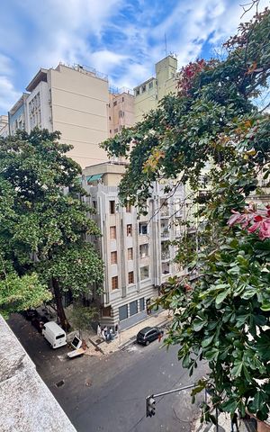 Apartamento à venda com 170m², 3 quartos e sem vaga Apartamento à venda com 170m², 3 quartos e sem vagaSuíte 1 - varanda e vista