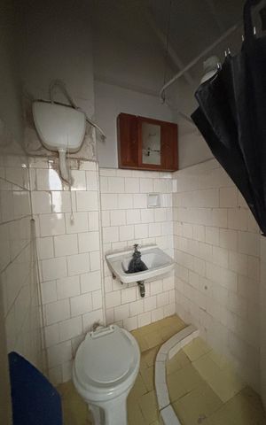 Apartamento à venda com 170m², 3 quartos e sem vaga Apartamento à venda com 170m², 3 quartos e sem vagaÁrea de serviço - banheiro