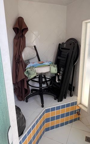 Casa de condomínio à venda com 366m², 5 quartos e 2 vagas Casa de condomínio à venda com 366m², 5 quartos e 2 vagasÁrea comum