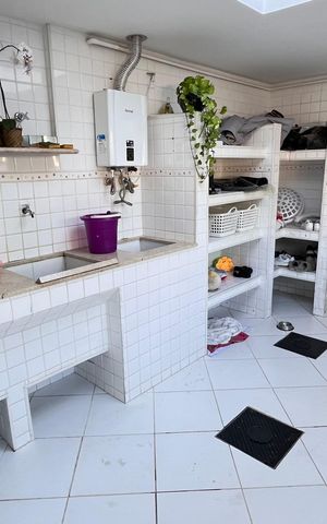 Casa de condomínio à venda com 366m², 5 quartos e 2 vagas Casa de condomínio à venda com 366m², 5 quartos e 2 vagasÁrea de Serviço