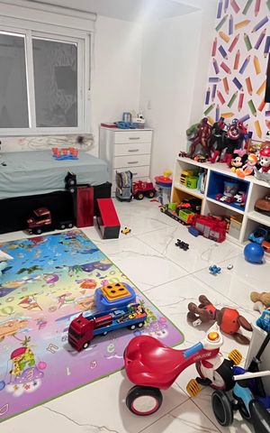 Casa de condomínio à venda com 366m², 5 quartos e 2 vagas Casa de condomínio à venda com 366m², 5 quartos e 2 vagasQuarto