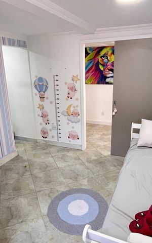 Casa de condomínio à venda com 366m², 5 quartos e 2 vagas Casa de condomínio à venda com 366m², 5 quartos e 2 vagasSuíte 3