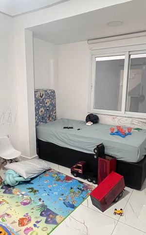 Casa de condomínio à venda com 366m², 5 quartos e 2 vagas Casa de condomínio à venda com 366m², 5 quartos e 2 vagasQuarto
