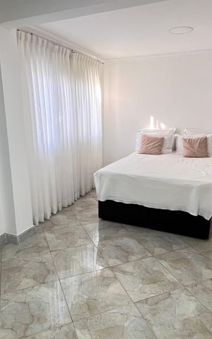 Casa de condomínio à venda com 366m², 5 quartos e 2 vagas Casa de condomínio à venda com 366m², 5 quartos e 2 vagasSuite 2
