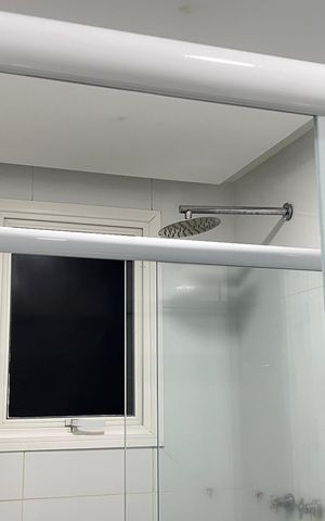 Casa de condomínio à venda com 366m², 5 quartos e 2 vagas Casa de condomínio à venda com 366m², 5 quartos e 2 vagasBanheiro da Suíte 3