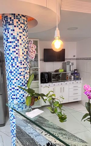 Casa de condomínio à venda com 366m², 5 quartos e 2 vagas Casa de condomínio à venda com 366m², 5 quartos e 2 vagasCozinha