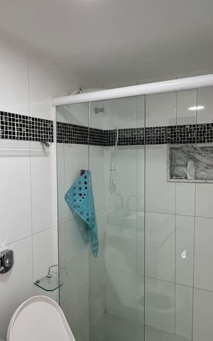 Casa de condomínio à venda com 366m², 5 quartos e 2 vagas Casa de condomínio à venda com 366m², 5 quartos e 2 vagasBanheiro da Suíte 4