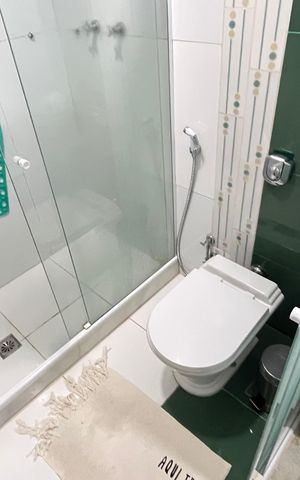 Casa de condomínio à venda com 366m², 5 quartos e 2 vagas Casa de condomínio à venda com 366m², 5 quartos e 2 vagasBanheiro da Suíte 2