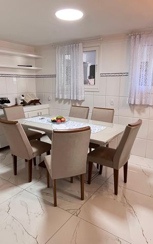 Casa de condomínio à venda com 366m², 5 quartos e 2 vagas Casa de condomínio à venda com 366m², 5 quartos e 2 vagasCozinha