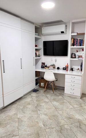 Casa de condomínio à venda com 366m², 5 quartos e 2 vagas Casa de condomínio à venda com 366m², 5 quartos e 2 vagasSuite 2