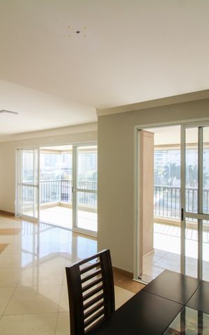 Apartamento à venda com 178m², 3 quartos e 3 vagas Apartamento à venda com 178m², 3 quartos e 3 vagasSala