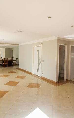 Apartamento à venda com 178m², 3 quartos e 3 vagas Apartamento à venda com 178m², 3 quartos e 3 vagasSala