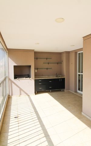 Apartamento à venda com 178m², 3 quartos e 3 vagas Apartamento à venda com 178m², 3 quartos e 3 vagasVaranda