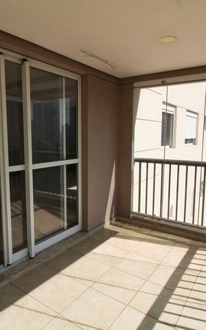 Apartamento à venda com 178m², 3 quartos e 3 vagas Apartamento à venda com 178m², 3 quartos e 3 vagasVaranda