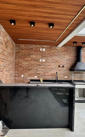 Casa à venda com 200m², 4 quartos e 2 vagas Casa à venda com 200m², 4 quartos e 2 vagasÁrea Externa