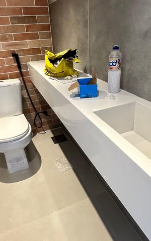 Casa à venda com 200m², 4 quartos e 2 vagas Casa à venda com 200m², 4 quartos e 2 vagasLavabo