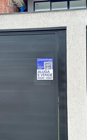 Casa à venda com 200m², 4 quartos e 2 vagas Casa à venda com 200m², 4 quartos e 2 vagasPlaquinha