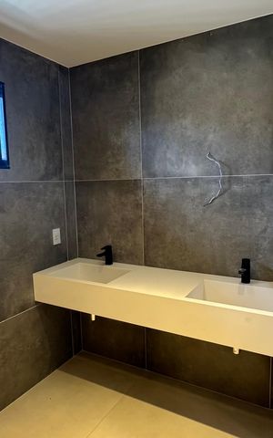 Casa à venda com 200m², 4 quartos e 2 vagas Casa à venda com 200m², 4 quartos e 2 vagasBanheiro da Suíte 4
