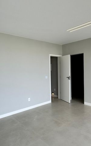 Casa à venda com 200m², 4 quartos e 2 vagas Casa à venda com 200m², 4 quartos e 2 vagasSuíte 4