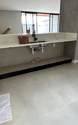 Casa à venda com 200m², 4 quartos e 2 vagas Casa à venda com 200m², 4 quartos e 2 vagasCozinha