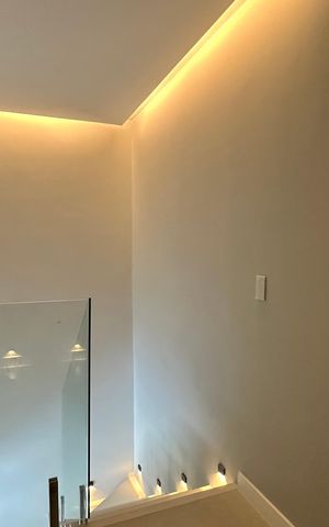 Casa à venda com 200m², 4 quartos e 2 vagas Casa à venda com 200m², 4 quartos e 2 vagasHall