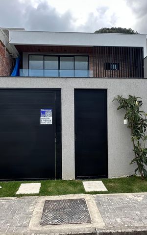 Casa à venda com 200m², 4 quartos e 2 vagas Casa à venda com 200m², 4 quartos e 2 vagasPlaquinha