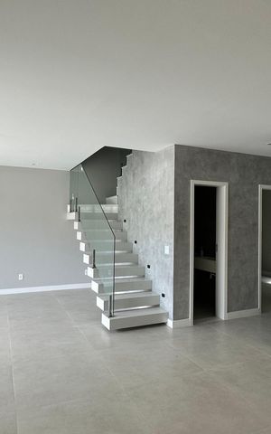Casa à venda com 200m², 4 quartos e 2 vagas Casa à venda com 200m², 4 quartos e 2 vagasSala