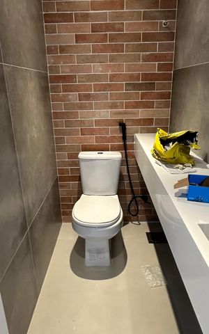 Casa à venda com 200m², 4 quartos e 2 vagas Casa à venda com 200m², 4 quartos e 2 vagasLavabo