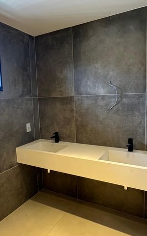 Casa à venda com 200m², 4 quartos e 2 vagas Casa à venda com 200m², 4 quartos e 2 vagasBanheiro da Suíte 4