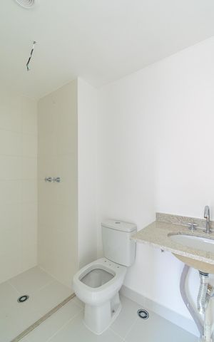 Apartamento à venda com 28m², 1 quarto e sem vaga Apartamento à venda com 28m², 1 quarto e sem vagaBanheiro da Suíte