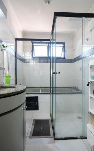 Apartamento à venda com 137m², 3 quartos e 2 vagasBanheiro da suíte