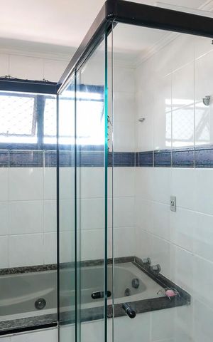 Apartamento à venda com 137m², 3 quartos e 2 vagasBanheiro da suíte