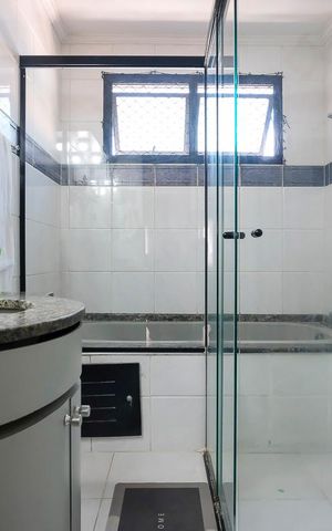 Apartamento à venda com 137m², 3 quartos e 2 vagasBanheiro da suíte