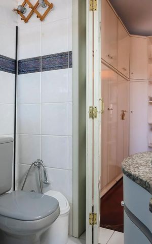 Apartamento à venda com 137m², 3 quartos e 2 vagasBanheiro da suíte