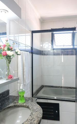 Apartamento à venda com 137m², 3 quartos e 2 vagasBanheiro da suíte