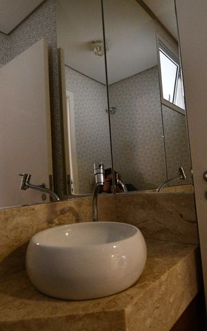 Casa de condomínio à venda com 200m², 3 quartos e 4 vagasLavabo